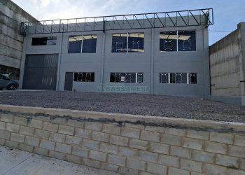 Pavilhão com 552m², no bairro Jardim das Hortências em Caxias do Sul para Alugar