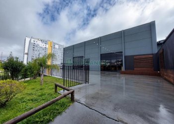 Pavilhão com 670m², no bairro Charqueadas em Caxias do Sul para Alugar