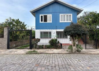 Casa com 140m², 3 dormitórios, 1 vaga, no bairro Madureira em Caxias do Sul para Alugar
