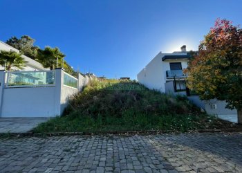 Terreno com 360m², no bairro Monte Bérico em Caxias do Sul para Comprar