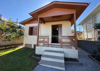 Casa com 82m², 2 dormitórios, 2 vagas, no bairro Rio Branco em Caxias do Sul para Alugar