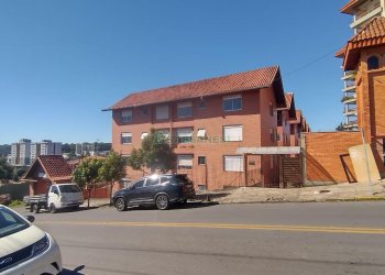 Apartamento com 65m², 2 dormitórios, no bairro Madureira em Caxias do Sul para Comprar