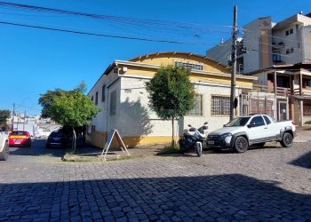 Pavilhão com 700m², no bairro Pio X em Caxias do Sul para Comprar