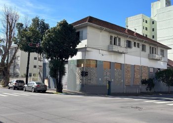 Loja com 1800m², no bairro Centro em Caxias do Sul para Alugar