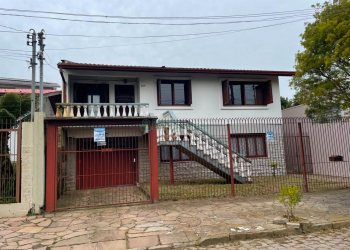 Casa com 175m², 3 dormitórios, 2 vagas, no bairro Jardim América em Caxias do Sul para Comprar
