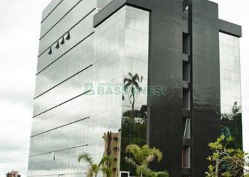 Sala com 61m², 1 vaga, no bairro Lourdes em Caxias do Sul para Comprar