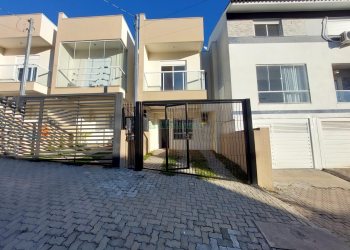 Sobrado Mobiliado com 70m², 2 dormitórios, 1 vaga, no bairro São Virgílio em Caxias do Sul para Alugar