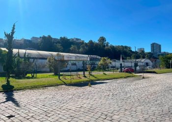 Pavilhão com 6429m², no bairro Nossa Senhora de Fátima em Caxias do Sul para Comprar