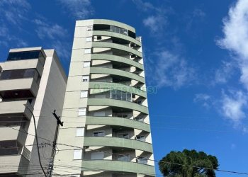Apartamento com 59m², 2 dormitórios, 1 vaga, no bairro Centro em Caxias do Sul para Comprar