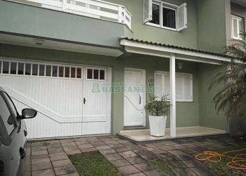 Sobrado com 180m², 3 dormitórios, 4 vagas, no bairro Kayser em Caxias do Sul para Alugar
