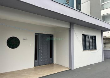 Casa com 200m², 4 dormitórios, 3 vagas, no bairro Nossa Senhora de Lourdes em Caxias do Sul para Alugar