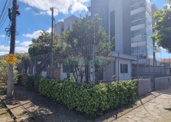 Casa com 200m², 4 dormitórios, 3 vagas, no bairro Nossa Senhora de Lourdes em Caxias do Sul para Comprar