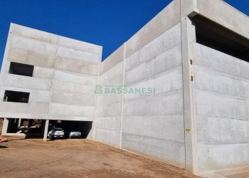 Pavilhão com 5000m², no bairro Forqueta em Caxias do Sul para Alugar
