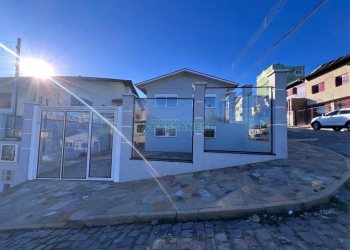 Casa com 80m², 2 dormitórios, no bairro Rio Branco em Caxias do Sul para Alugar