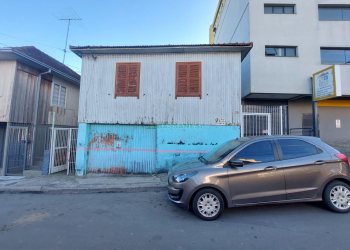 Casa com 120m², 5 dormitórios, 1 vaga, no bairro Rio Branco em Caxias do Sul para Alugar
