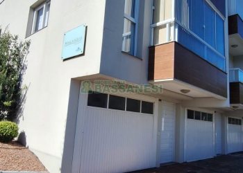 Sobrado com 139m², 3 dormitórios, 2 vagas, no bairro Nossa Senhora da Saúde em Caxias do Sul para Comprar