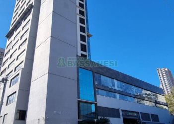 Sala com 37m², 2 vagas, no bairro Pio X em Caxias do Sul para Alugar