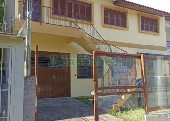 Casa com 216m², 3 dormitórios, 3 vagas, no bairro Cristo Redentor em Caxias do Sul para Comprar