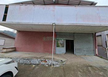 Pavilhão com 240m², no bairro De Zorzi em Caxias do Sul para Alugar