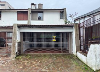 Casa com 154m², 3 dormitórios, no bairro Jardelino Ramos em Caxias do Sul para Comprar