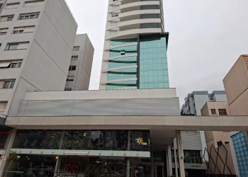 Apto Mobiliado com 47m², 1 dormitório, no bairro Lourdes em Caxias do Sul para Alugar