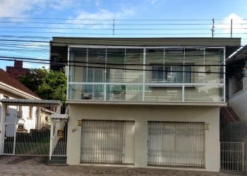 Casa Mobiliada com 120m², 3 dormitórios, 2 vagas, no bairro Santa Catarina em Caxias do Sul para Alugar