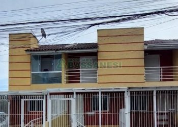 Sobrado com 60m², 2 dormitórios, 2 vagas, no bairro Cidade Nova em Caxias do Sul para Alugar