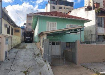 Casa com 253m², 5 dormitórios, no bairro São Leopoldo em Caxias do Sul para Comprar