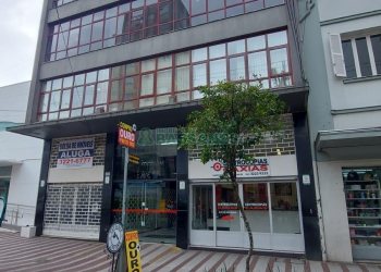 Sala com 45m², no bairro Centro em Caxias do Sul para Alugar