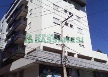 Apto Mobiliado com 70m², 2 dormitórios, no bairro Centro em Caxias do Sul para Alugar
