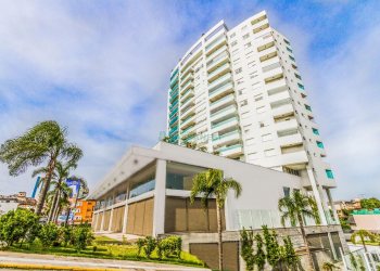 Apartamento com 126m², 2 dormitórios, 3 vagas, no bairro Pio X em Caxias do Sul para Comprar