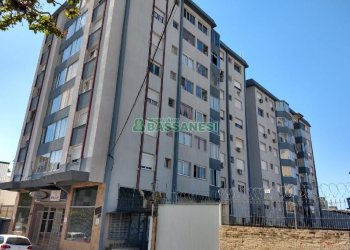 Apto Mobiliado com 78m², 2 dormitórios, 1 vaga, no bairro Lourdes em Caxias do Sul para Alugar