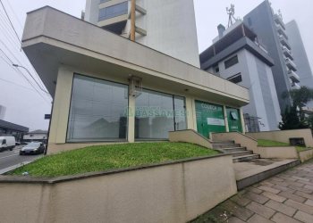 Loja com 160m², no bairro Pio X em Caxias do Sul para Alugar