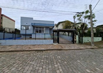 Casa com 266m², 3 dormitórios, 2 vagas, no bairro Esplanada em Caxias do Sul para Alugar