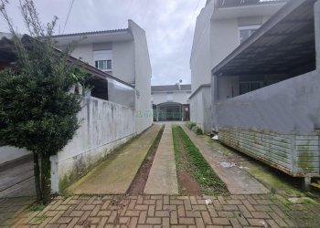 Sobrado com 60m², 2 dormitórios, 2 vagas, no bairro Desvio Rizzo em Caxias do Sul para Alugar