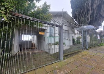 Casa Comercial com 380m², 2 vagas, no bairro Bela Vista em Caxias do Sul para Alugar