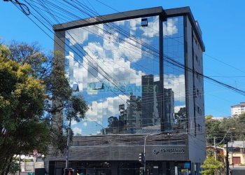 Sala com 97m², 1 vaga, no bairro Floresta em Caxias do Sul para Alugar