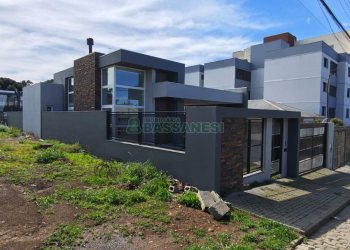 Casa com 180m², 3 dormitórios, 2 vagas, no bairro Bela Vista em Caxias do Sul para Comprar