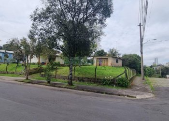 Casa com 36m², 3 dormitórios, no bairro Santa Catarina em Caxias do Sul para Comprar