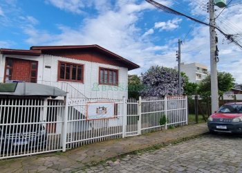 Casa com 152m², 3 dormitórios, no bairro Pioneiro em Caxias do Sul para Comprar