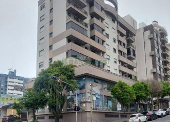 Apto Mobiliado com 46m², 1 dormitório, 1 vaga, no bairro Centro em Caxias do Sul para Alugar