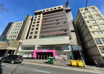 Sala com 129m², 1 vaga, no bairro Centro em Caxias do Sul para Alugar