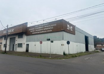 Pavilhão com 750m², no bairro São José em Caxias do Sul para Alugar