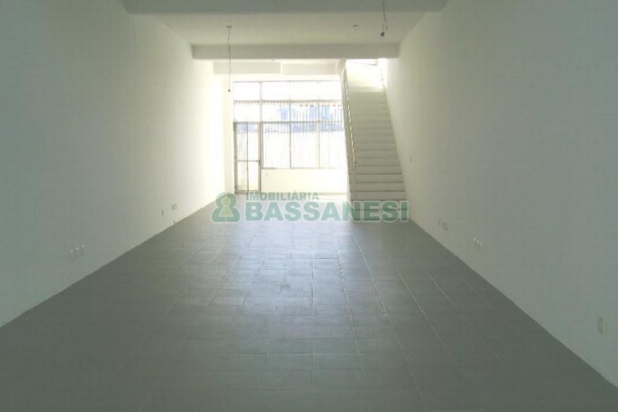 Loja com 120m², no bairro Centro em Caxias do Sul para Alugar
