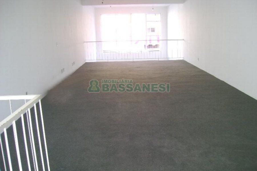 Loja com 120m², no bairro Centro em Caxias do Sul para Alugar