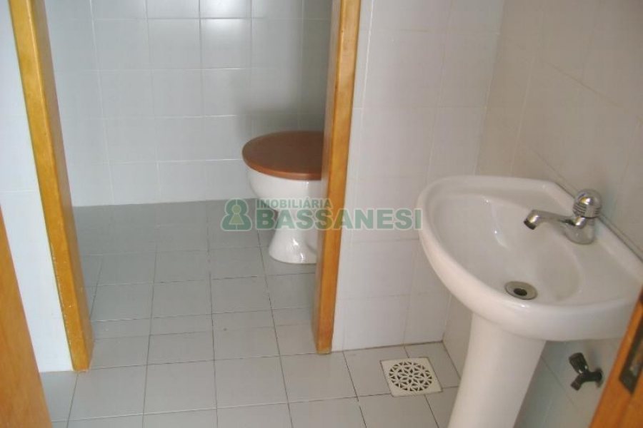 Loja com 120m², no bairro Centro em Caxias do Sul para Alugar