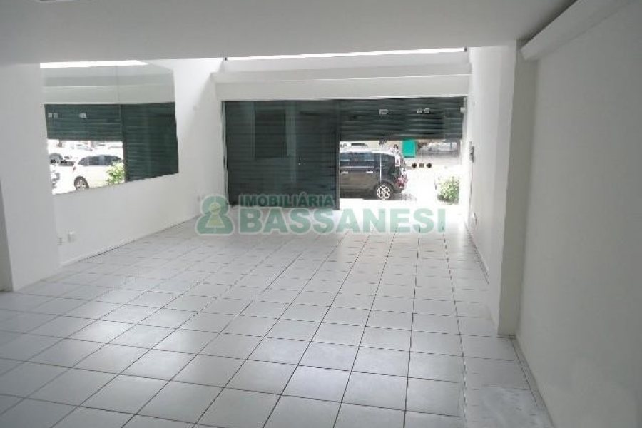 Loja com 99m², no bairro São Pelegrino em Caxias do Sul para Alugar