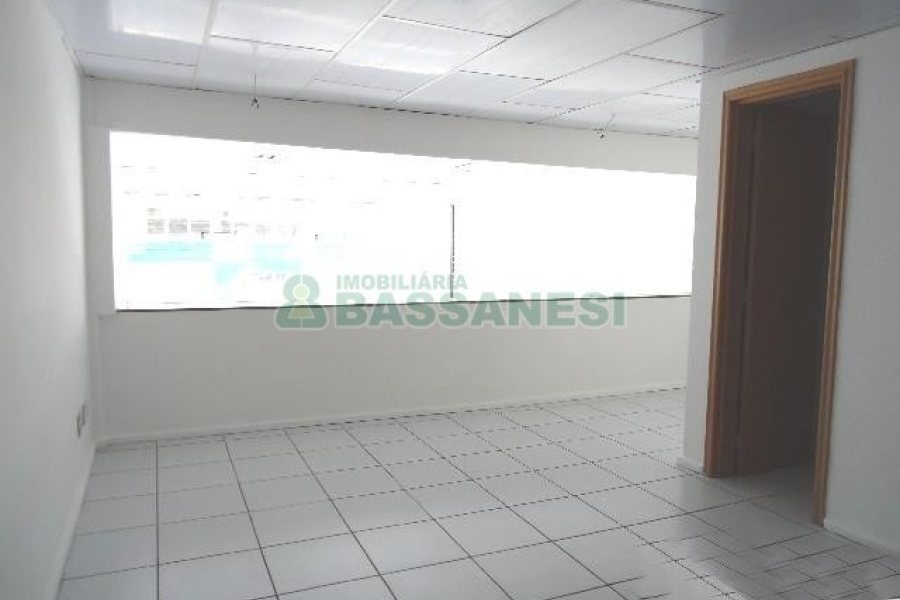 Loja com 99m², no bairro São Pelegrino em Caxias do Sul para Alugar