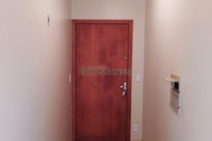 Apartamento com 72m², 2 dormitórios, 1 vaga, no bairro Lourdes em Caxias do Sul para Alugar