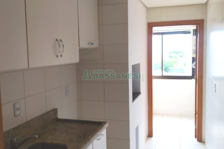 Apartamento com 72m², 2 dormitórios, 1 vaga, no bairro Lourdes em Caxias do Sul para Alugar